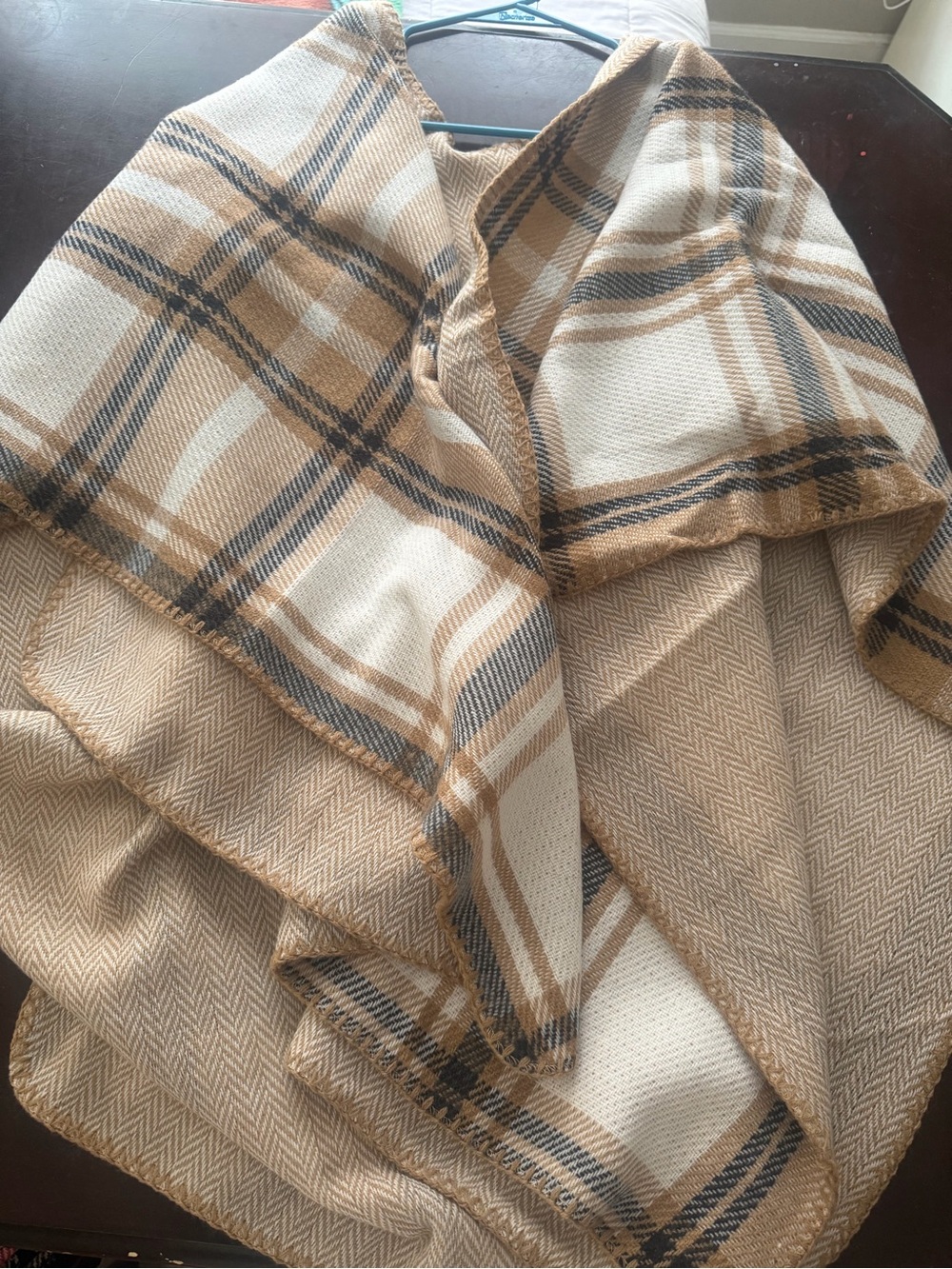 Cozy Plaid Blanket Shawl in Cream and Camel